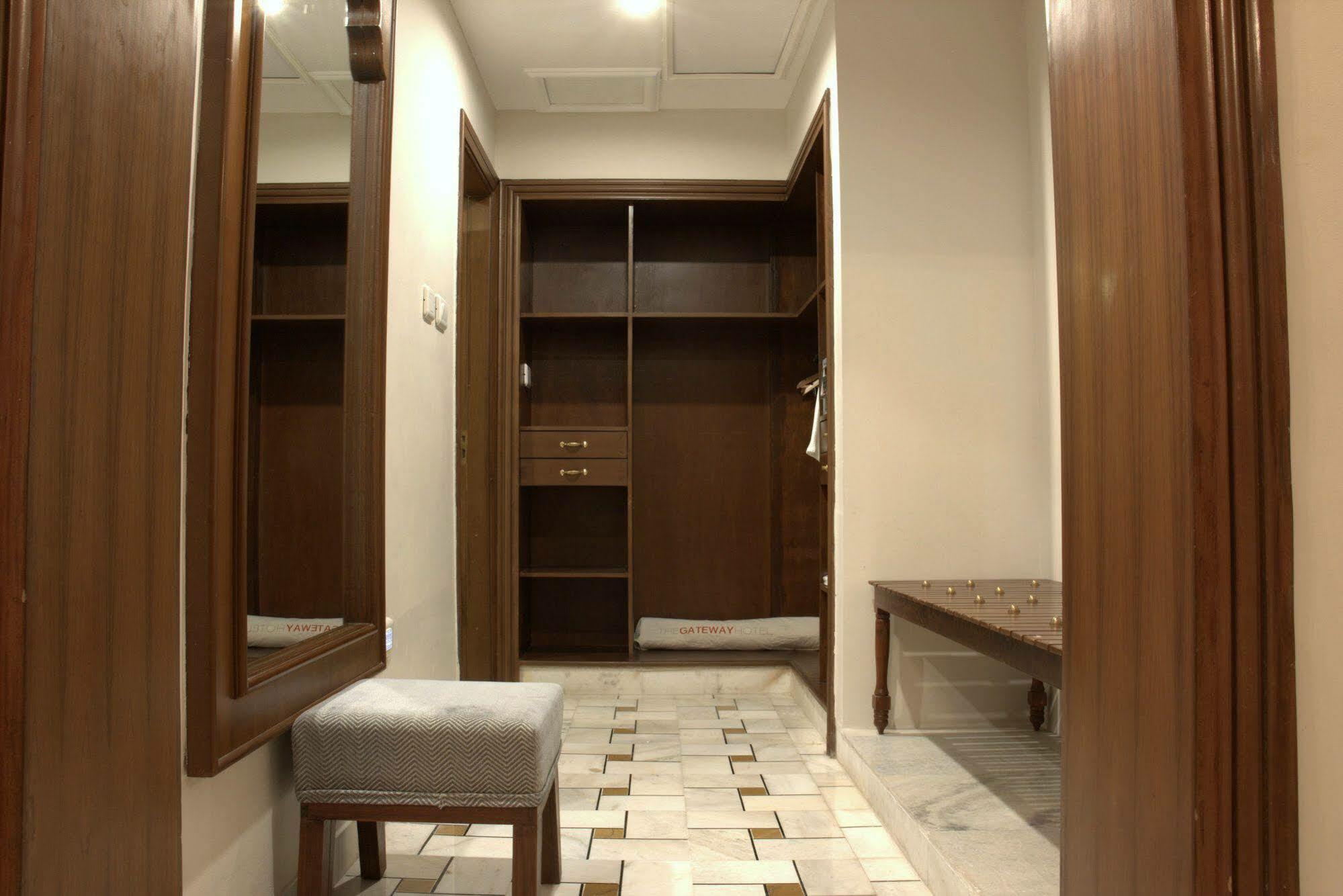 Pratap Mahal Pushkar Ihcl Seleqtion Hotel Exterior photo