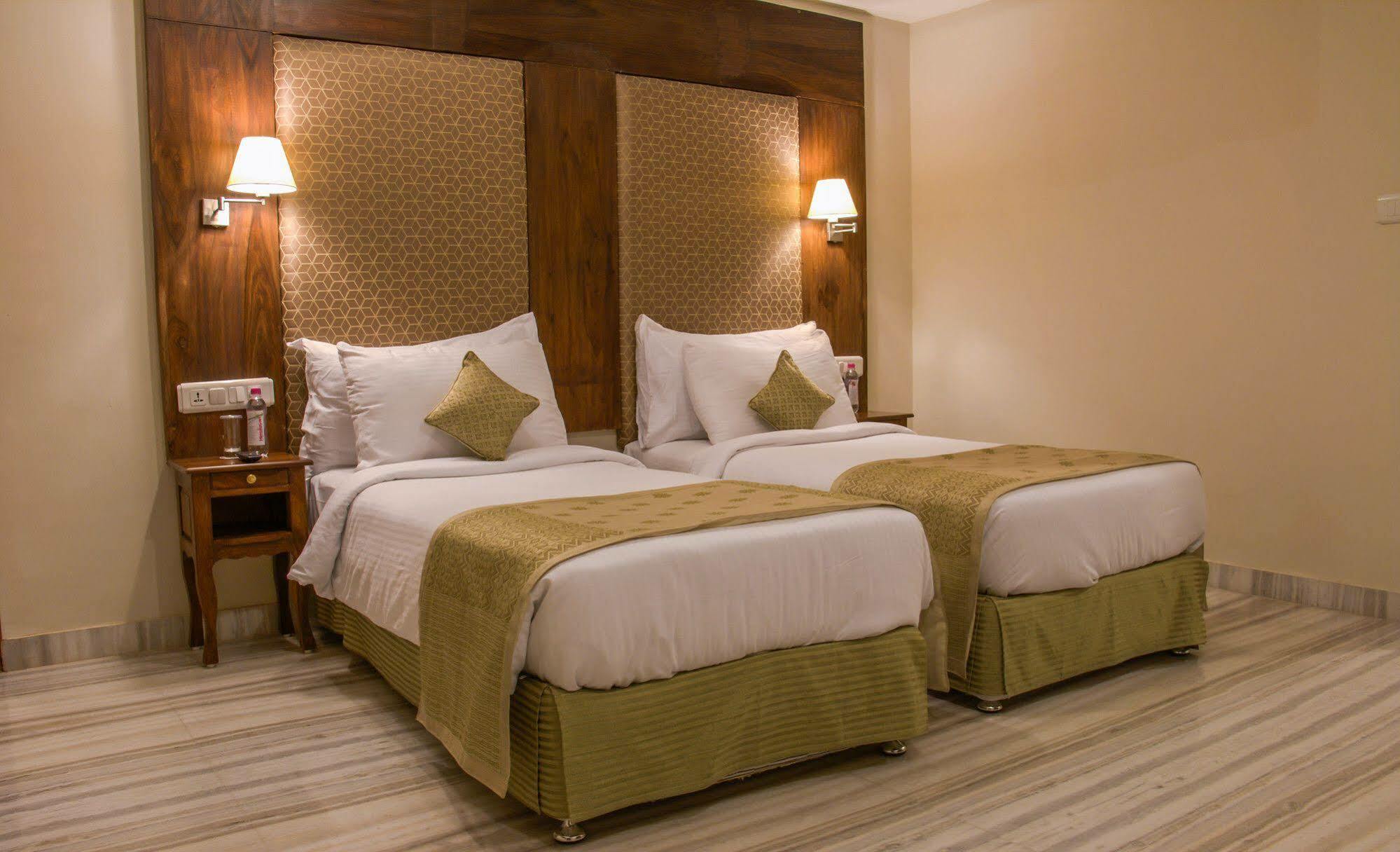 Pratap Mahal Pushkar Ihcl Seleqtion Hotel Exterior photo
